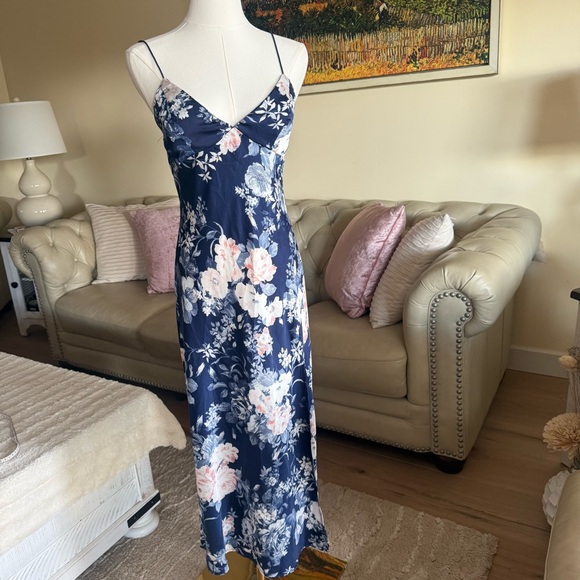 Hello Molly Dresses & Skirts - Hello Molly Floral Satin Dress